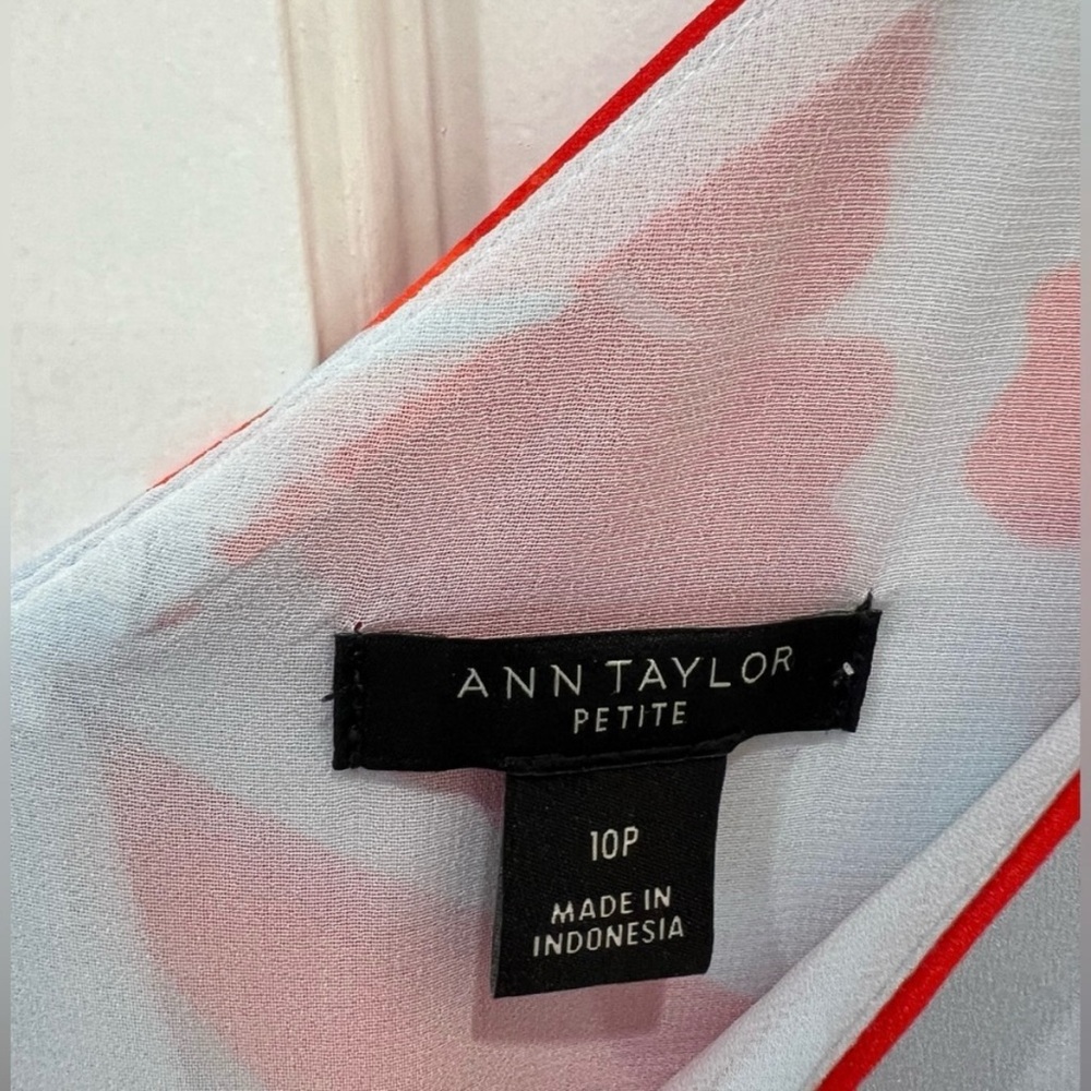 Ann Taylor Women's Tulip Floral Belted Maxi Dress Size 10P - Picture 8 of 9